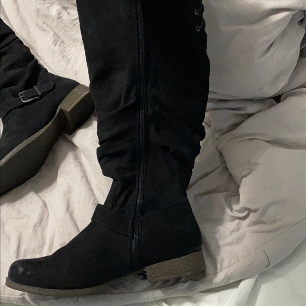 Boots - Picture 3 of 3